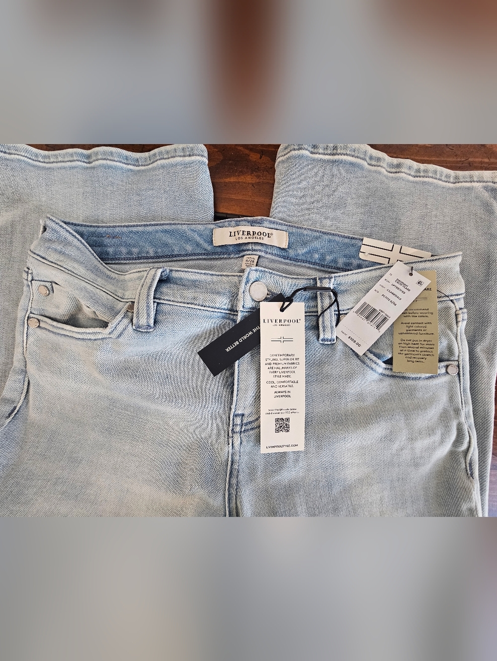 Liverpool Light Wash Wide-Leg Flare Cropped Jeans Women's Sz 2/26 NWT - Picture 3 of 10
